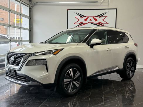 Used 2022 Nissan Rogue SL w/ SL Premium Package FWD image 3