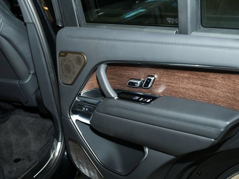 Used 2025 Land Rover Range Rover Autobiography AWD/4WD image 57
