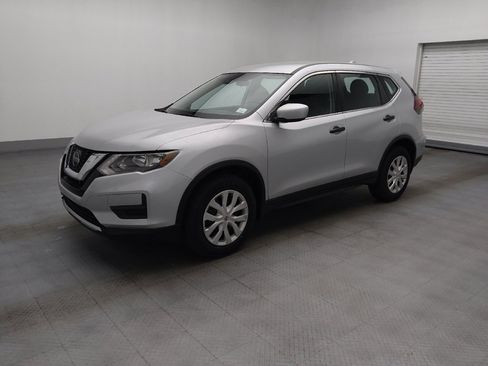 Used 2019 Nissan Rogue S AWD/4WD image 2
