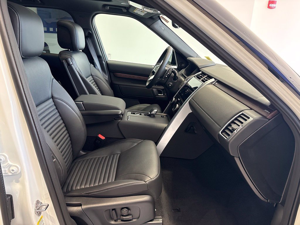 New 2026 Land Rover Discovery S AWD/4WD image 26