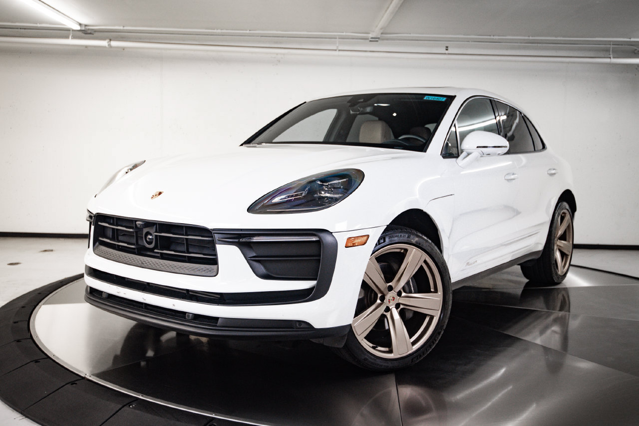 Certified 2026 Porsche Macan AWD/4WD image 1