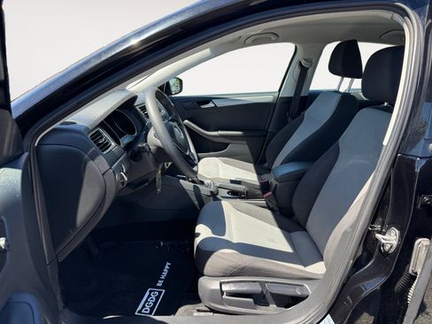 Used 2018 Volkswagen Jetta S w/ Cold Weather Package FWD image 10