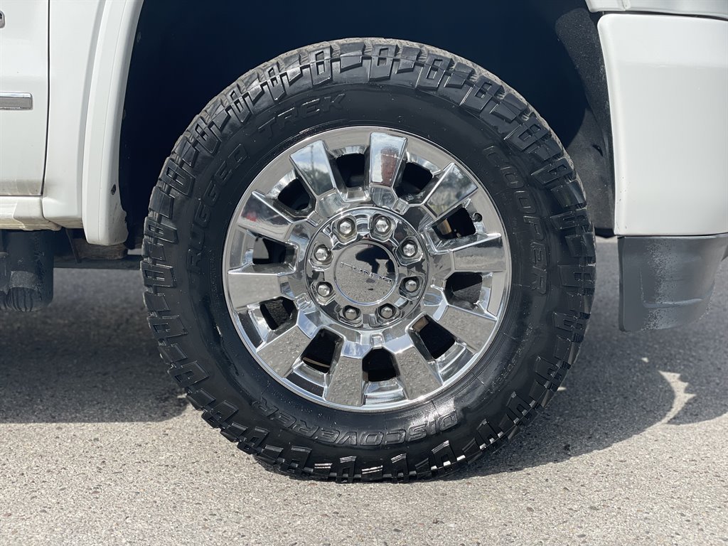 Used 2015 GMC Sierra 2500 Denali w/ Duramax Plus Package AWD/4WD image 37