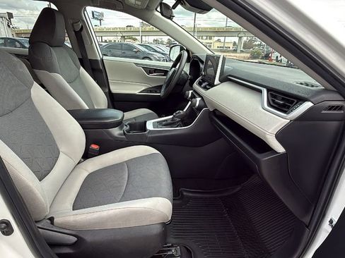 Used 2023 Toyota RAV4 XLE image 32