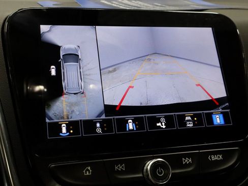 Used 2022 Chevrolet Equinox Premier FWD image 2