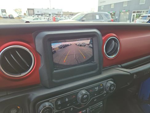 Used 2021 Jeep Wrangler Unlimited Rubicon w/ Cold Weather Group image 25