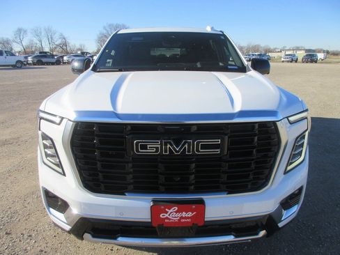 New 2026 GMC Yukon XL Denali w/ Denali Reserve Package image 10