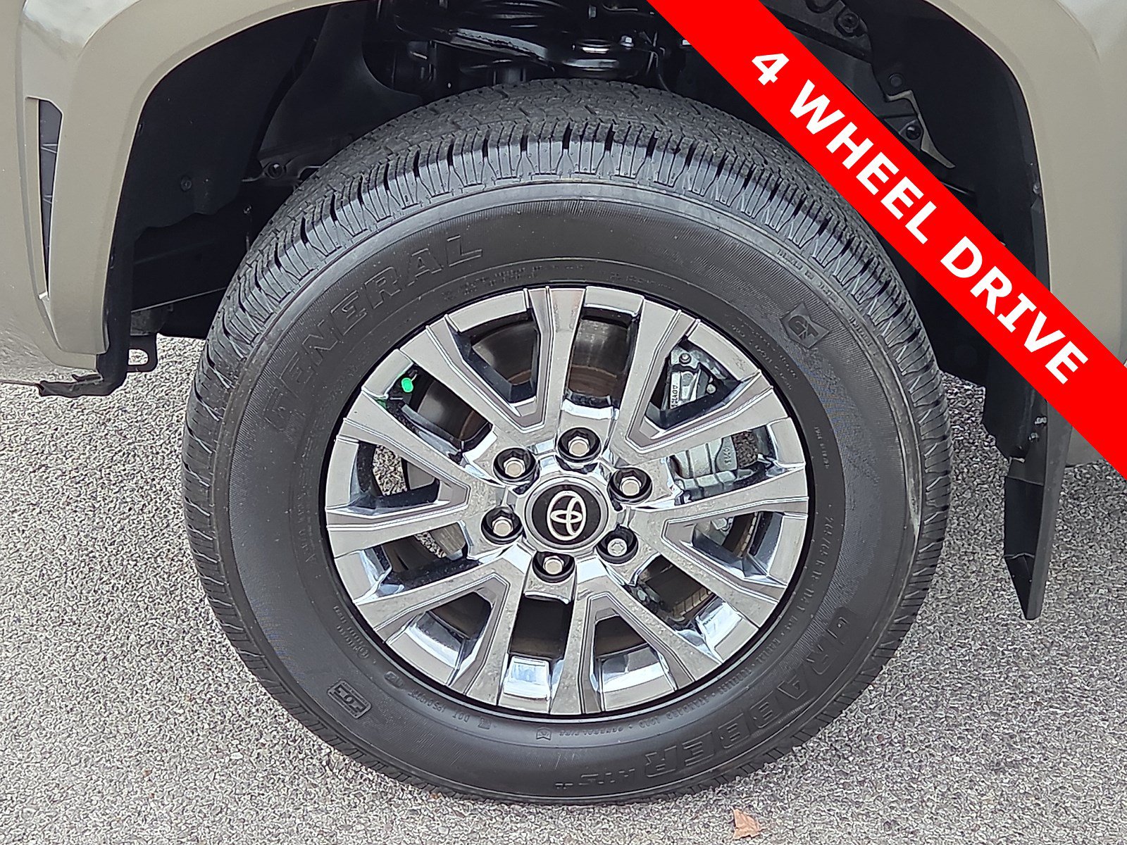 Used 2025 Toyota Tacoma Limited AWD/4WD image 7