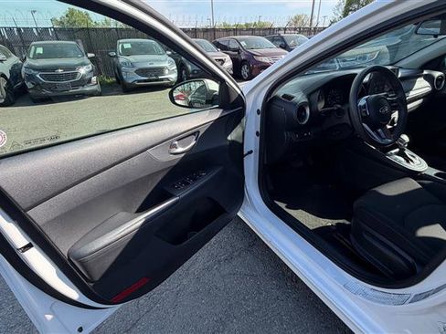 Used 2021 Kia Forte LXS image 18