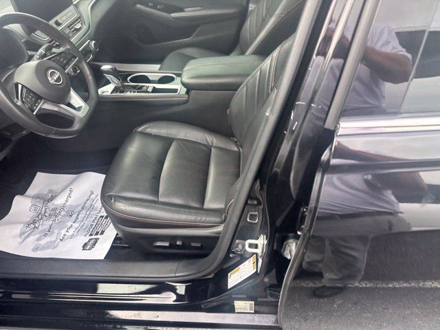 Used 2023 Nissan Altima 2.5 SR w/ SR Premium Package FWD image 5