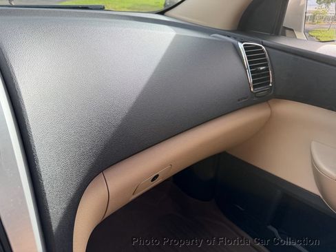 Used 2011 GMC Acadia SLT AWD/4WD image 58