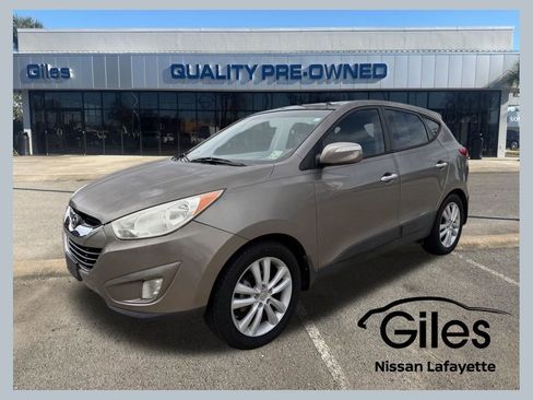 Used 2011 Hyundai Tucson Limited w/ Premium Pkg 3 FWD image 1