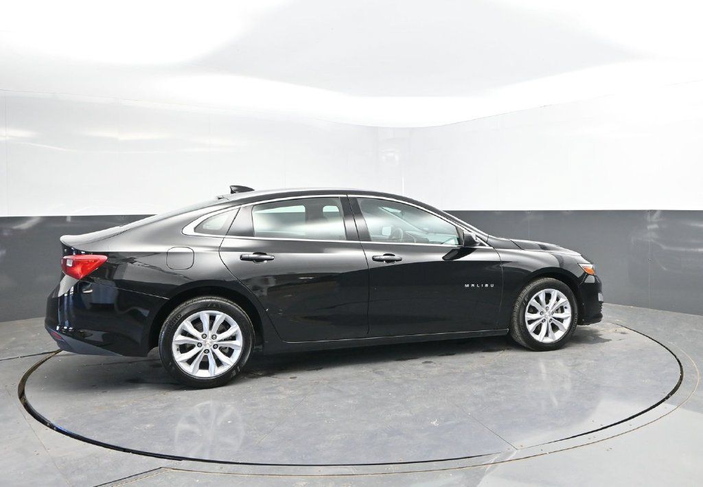 Used 2025 Chevrolet Malibu LT FWD image 8