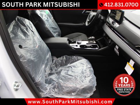 New 2025 Mitsubishi Outlander SE image 16