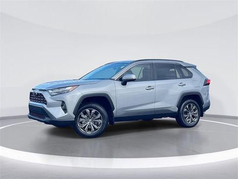 Used 2025 Toyota RAV4 XLE Premium image 1