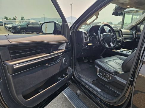 Used 2018 Ford Expedition Platinum AWD/4WD image 23