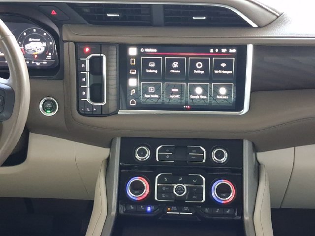 Used 2022 GMC Yukon XL Denali w/ Denali Ultimate Package AWD/4WD image 4