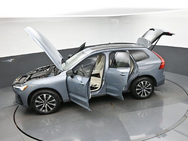 Used 2024 Volvo XC60 B5 Core w/ Protection Package Premier AWD/4WD image 48