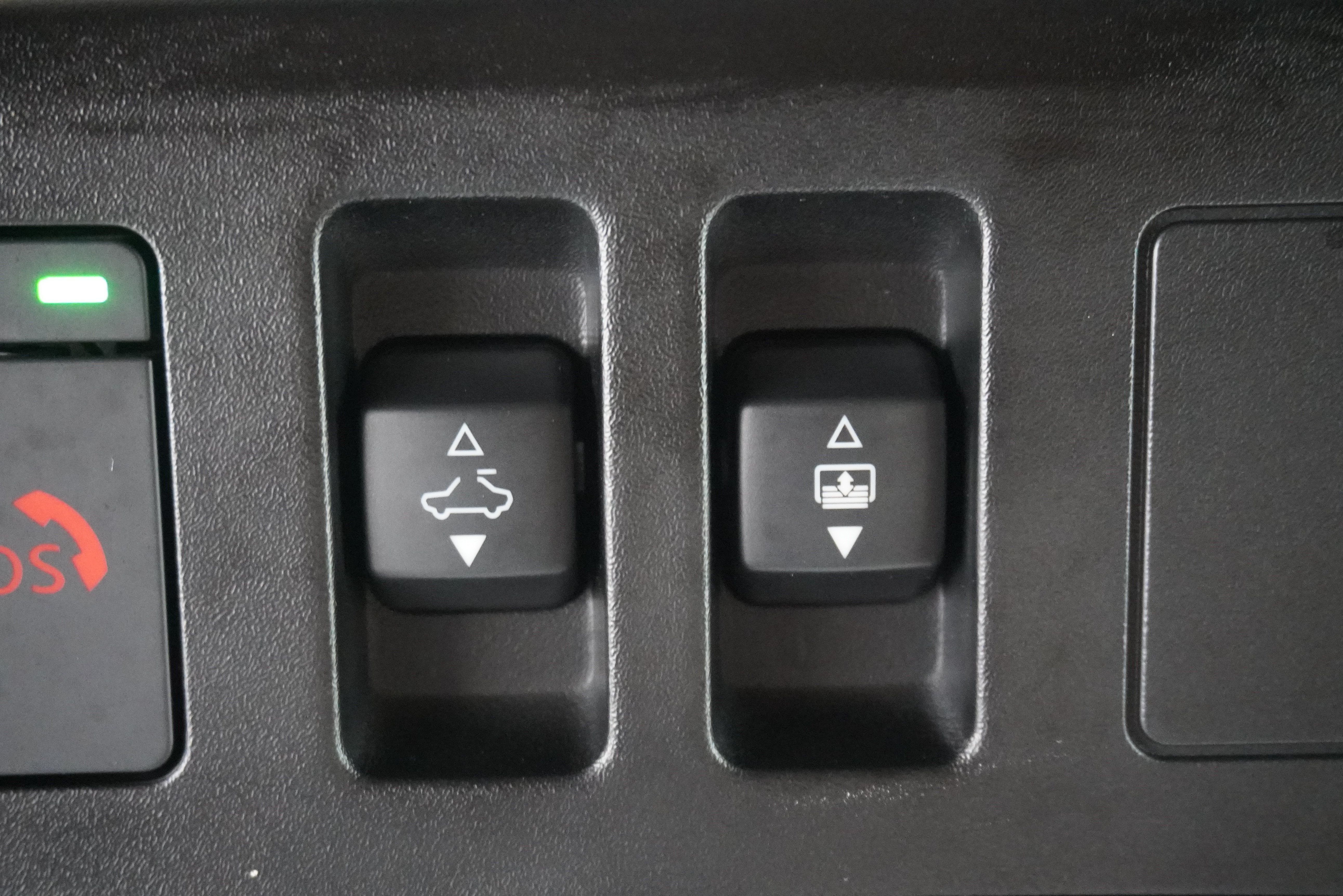 Used 2023 Nissan Pathfinder Platinum FWD image 31