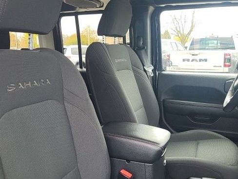 Used 2021 Jeep Wrangler Unlimited Sahara w/ Uconnect 4C Nav & Sound Group AWD/4WD image 20
