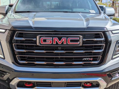 Certified 2025 GMC Yukon AT4 Ultimate AWD/4WD image 10