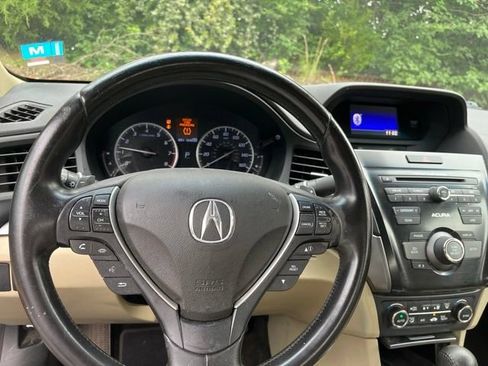 Used 2013 Acura ILX w/ Premium Package FWD image 16