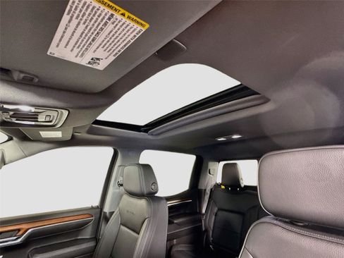 Used 2023 GMC Sierra 1500 Denali w/ Denali Reserve Package AWD/4WD image 17