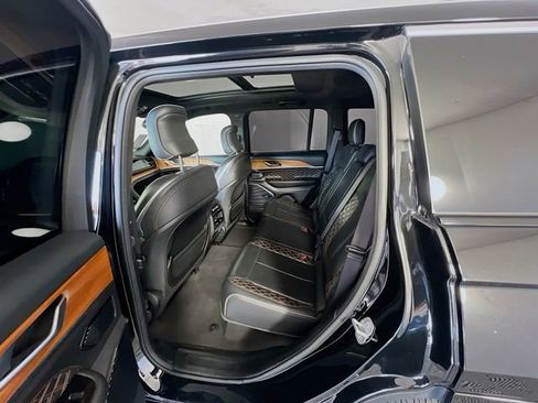 Used 2022 Jeep Grand Cherokee Summit image 26