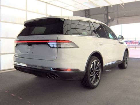 Used 2026 Lincoln Aviator Reserve AWD/4WD image 4