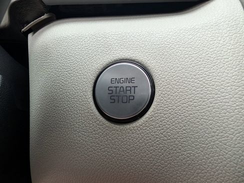 Used 2023 Kia Sorento S w/ Panoramic Sunroof Package AWD/4WD image 31