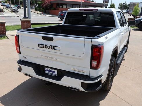 Used 2025 GMC Sierra 1500 Elevation w/ Preferred Package AWD/4WD image 7