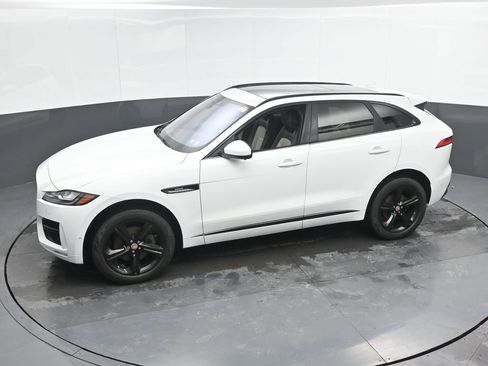Used 2017 Jaguar F-PACE R-Sport image 41