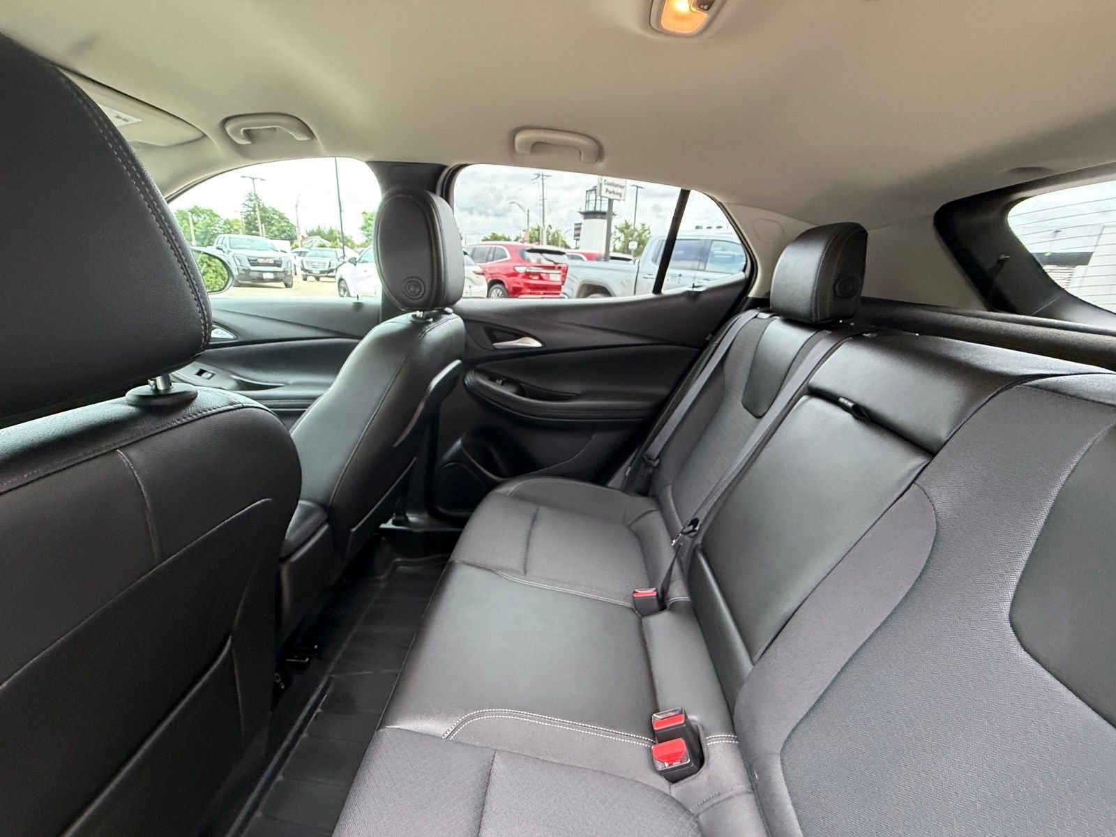 Used 2024 Buick Encore GX Preferred w/ Comfort Package FWD image 5