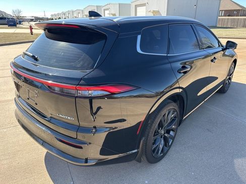 Used 2025 Toyota Crown Signia image 5