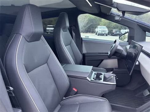 Used 2025 Tesla Cybertruck AWD Crew Cab image 23