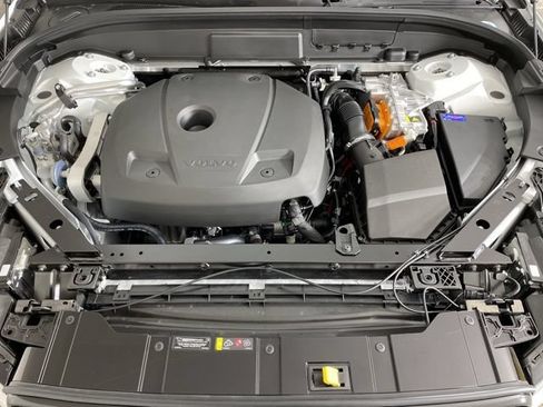 Certified 2025 Volvo XC60 T8 Core w/ Protection Package Premier AWD/4WD image 42