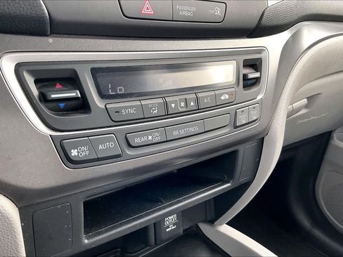 Used 2017 Honda Ridgeline RTS image 34