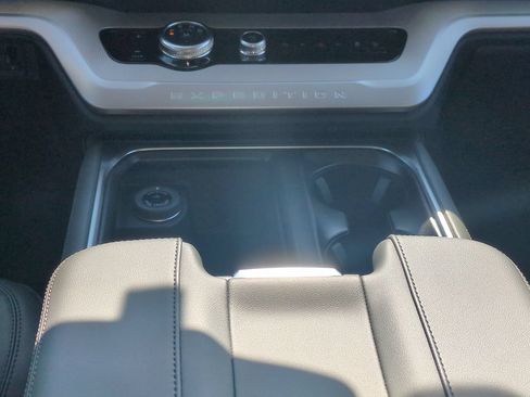 New 2026 Ford Expedition Active AWD/4WD image 19