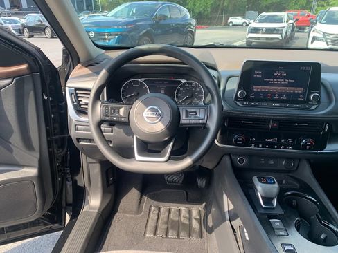 Used 2021 Nissan Rogue SV FWD image 21