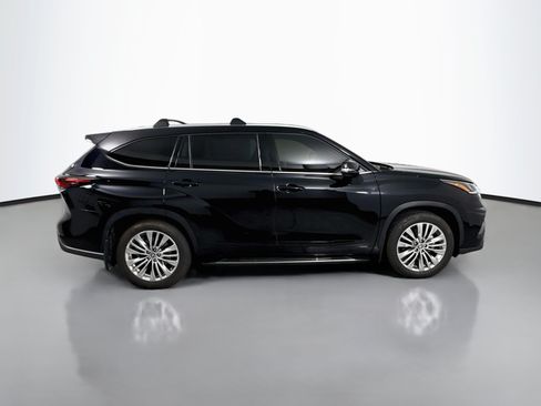 Used 2026 Toyota Highlander Platinum AWD/4WD image 8