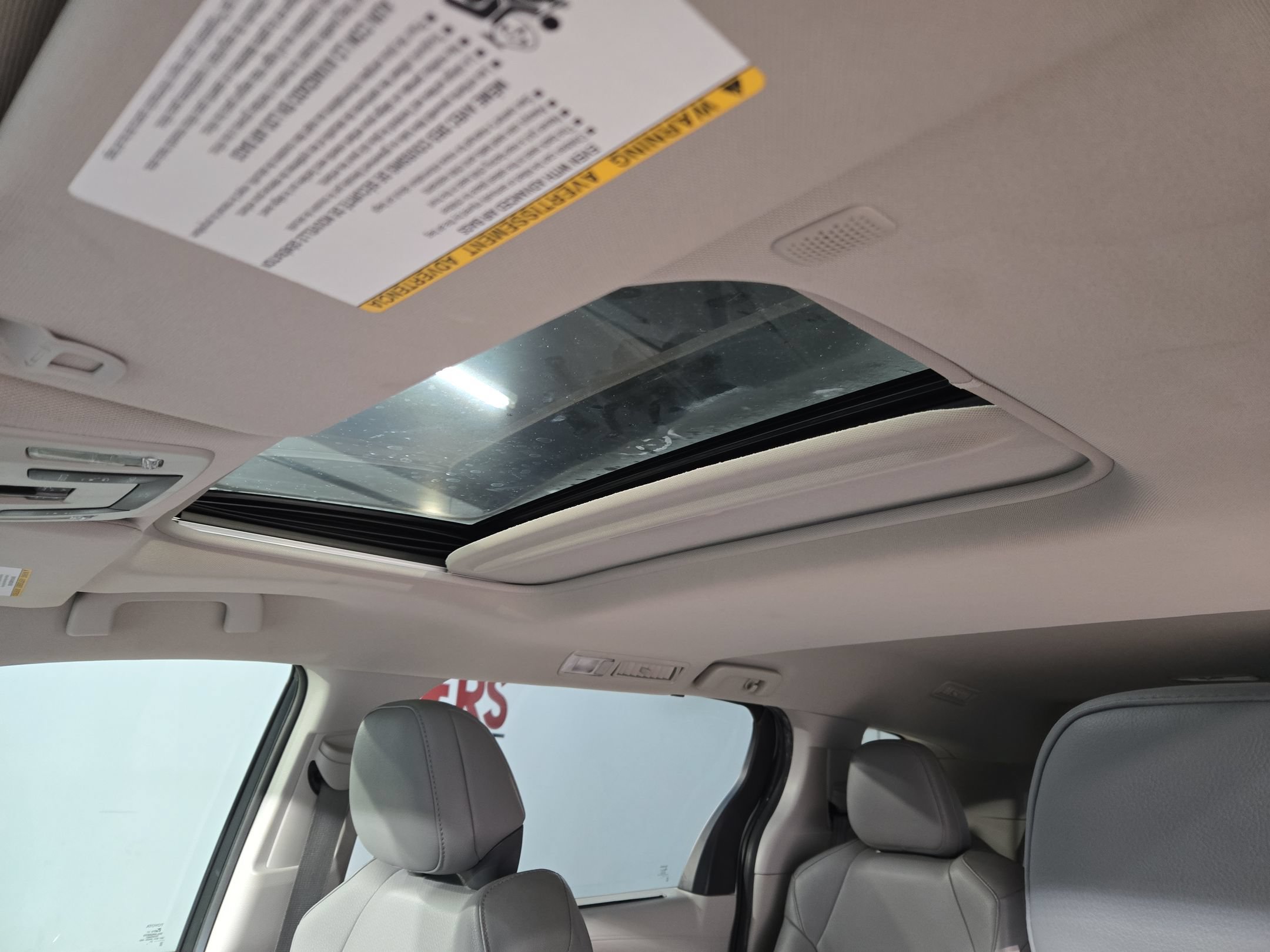 Used 2021 Toyota Sienna XLE FWD image 25