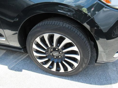 Used 2023 Lincoln Navigator L Black Label AWD/4WD image 10