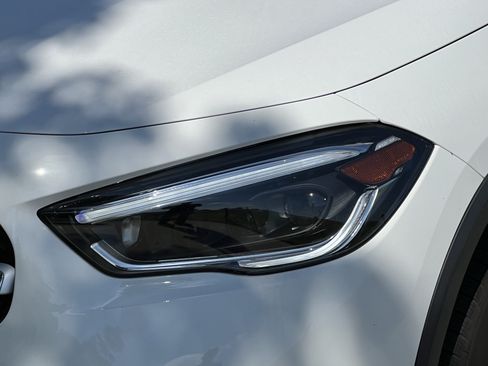 Certified 2022 Mercedes-Benz GLA 250 4MATIC image 7