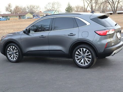 Used 2021 Ford Escape Titanium image 8