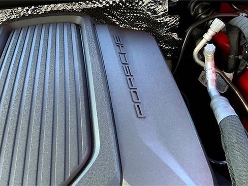 Used 2025 Porsche Macan image 47