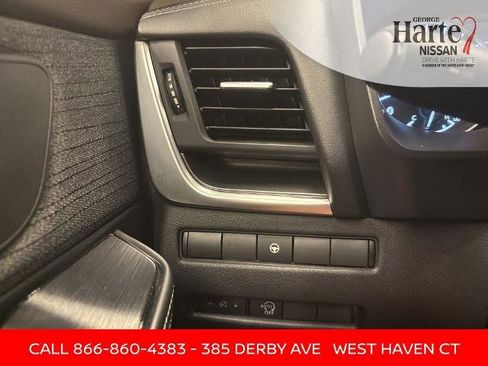 Certified 2023 Nissan Rogue SV image 17