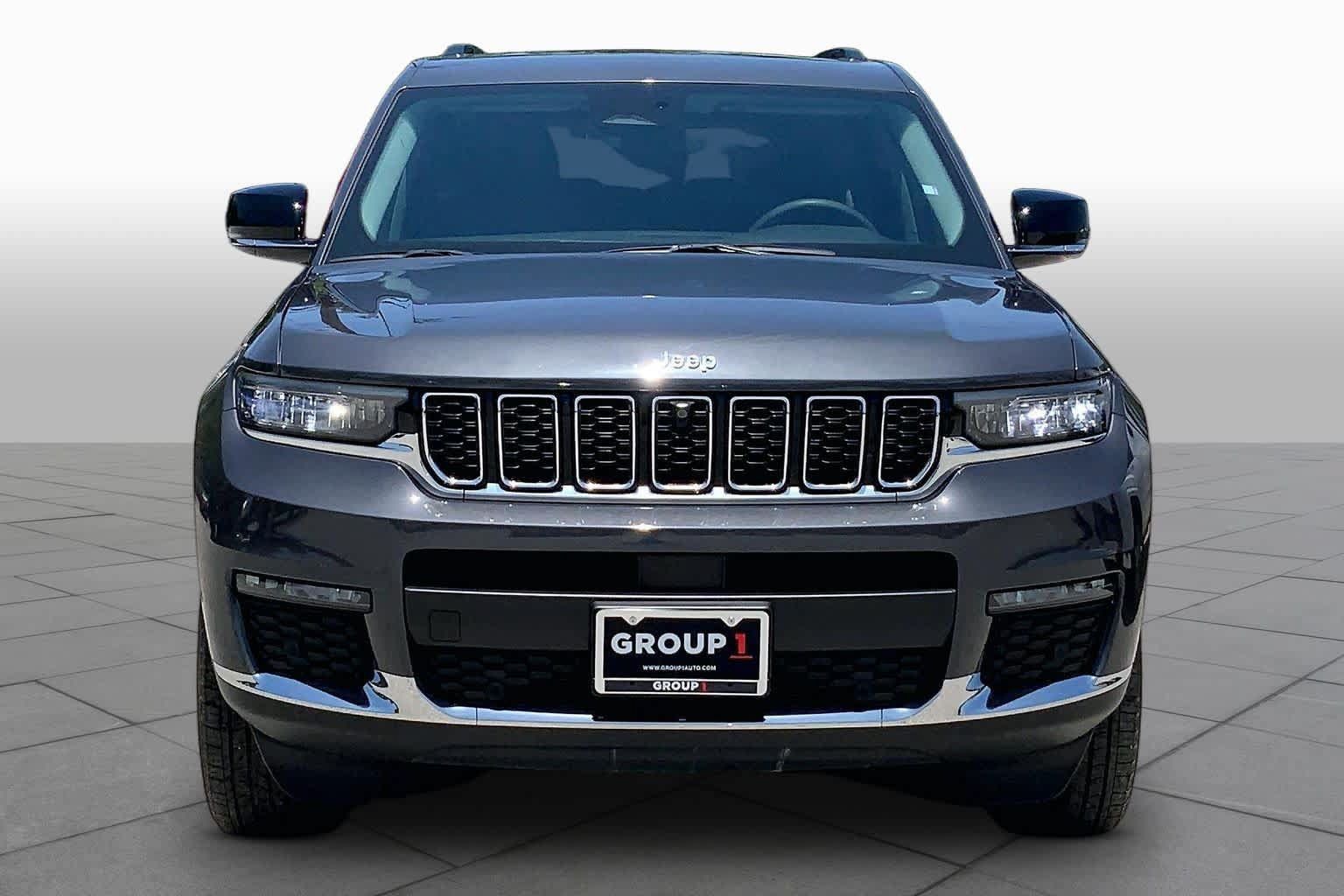 Used 2023 Jeep Grand Cherokee L Limited w/ Luxury Tech Group II RWD image 4