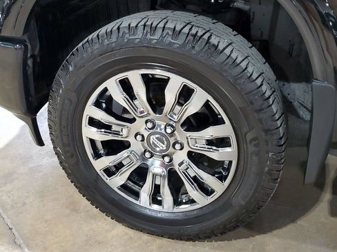 Used 2017 Nissan Titan Platinum Reserve RWD image 41