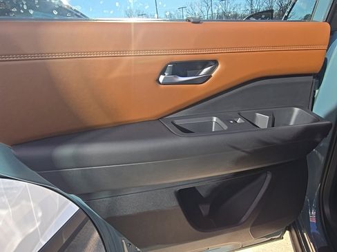 New 2026 Nissan Pathfinder Platinum image 37