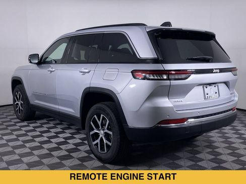 Used 2025 Jeep Grand Cherokee Limited AWD/4WD image 18